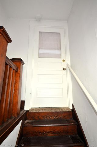 909 Knowles Street, Royal Oak, MI 48067