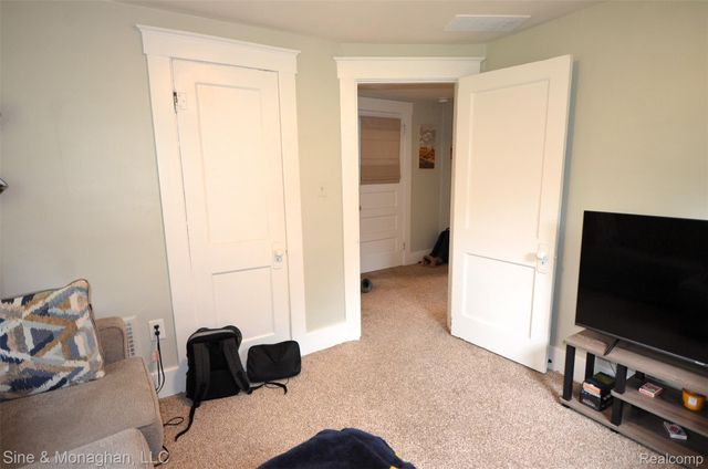 909 Knowles Street, Royal Oak, MI 48067