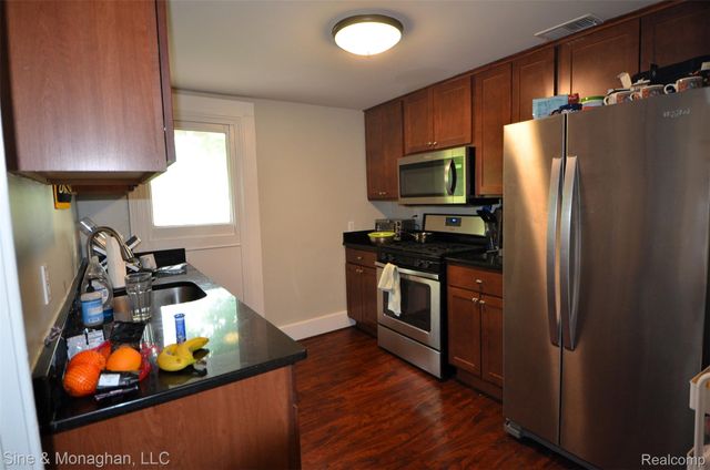 909 Knowles Street, Royal Oak, MI 48067