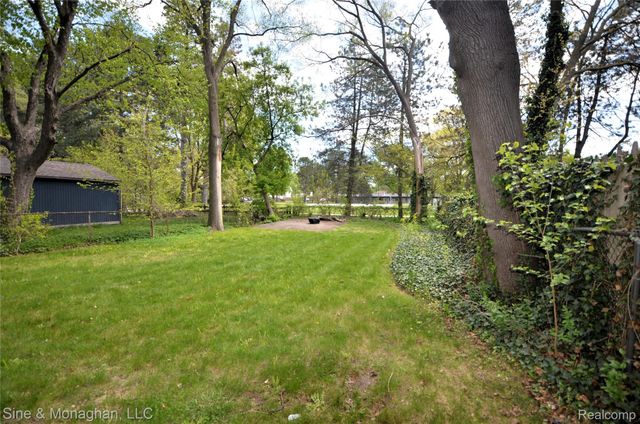 909 Knowles Street, Royal Oak, MI 48067