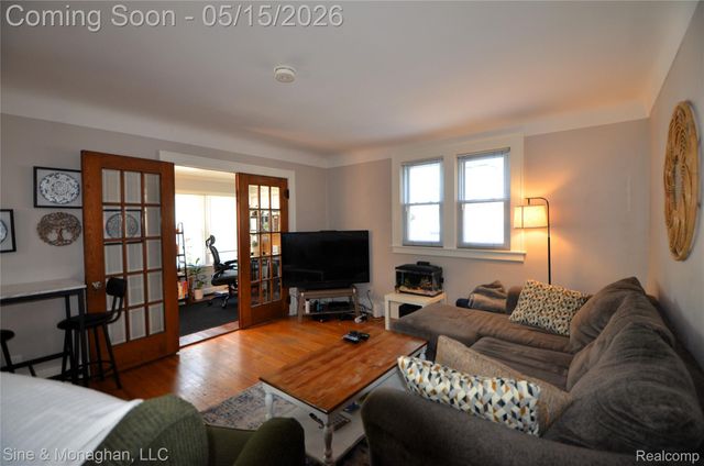 909 Knowles Street, Royal Oak, MI 48067