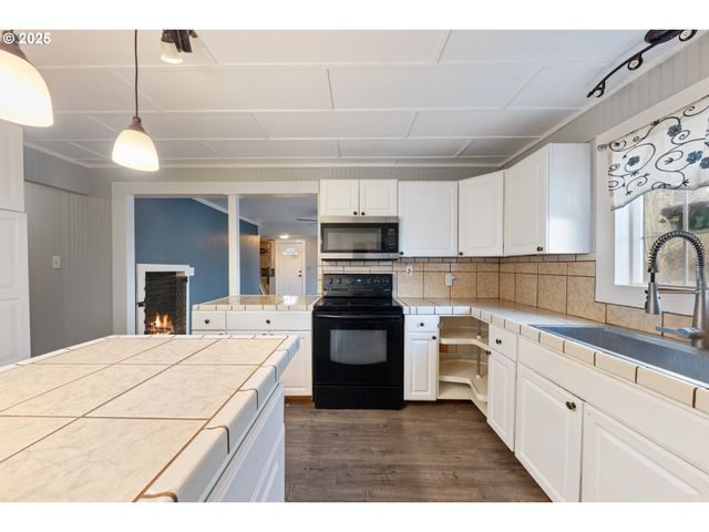 31778 S Hwy 213, Molalla, OR 97038