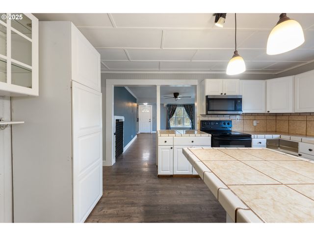 31778 S Hwy 213, Molalla, OR 97038