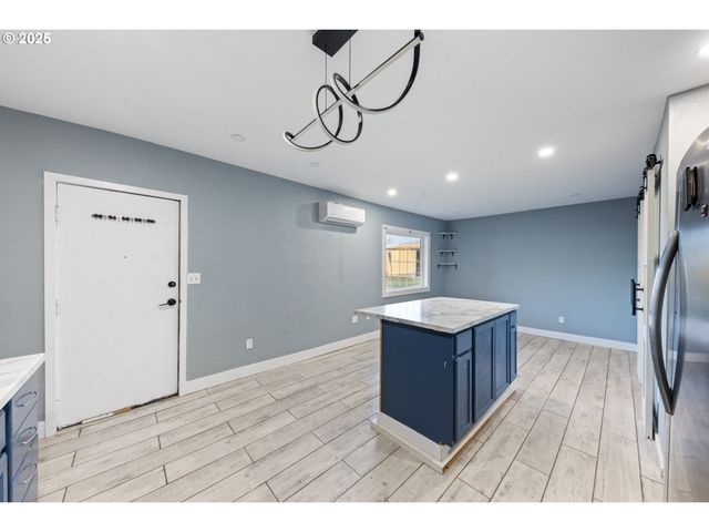 31778 S Hwy 213, Molalla, OR 97038