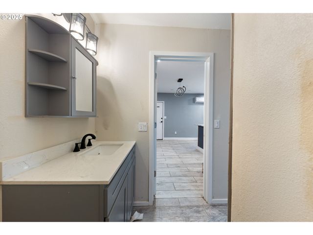 31778 S Hwy 213, Molalla, OR 97038