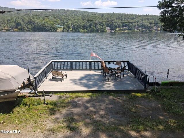 2255 Oaks Road, Argyle, NY 12809