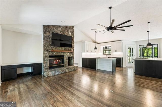 190 Red Coat Pass, Jasper, GA 30143