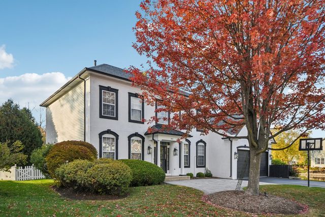 34115 N Wooded Glen Drive, Grayslake, IL 60030