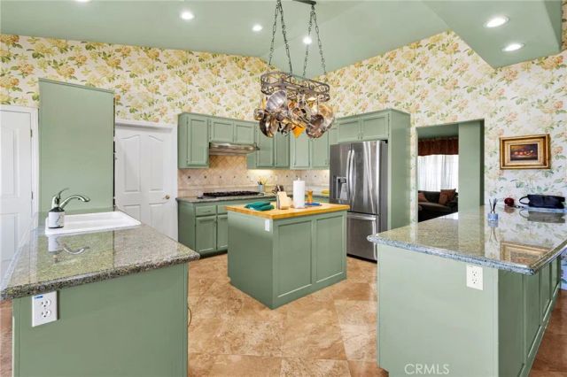 8828 Vincent Court, Oak Hills, CA 92344