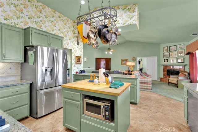 8828 Vincent Court, Oak Hills, CA 92344