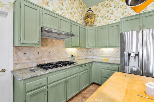 8828 Vincent Court, Oak Hills, CA 92344