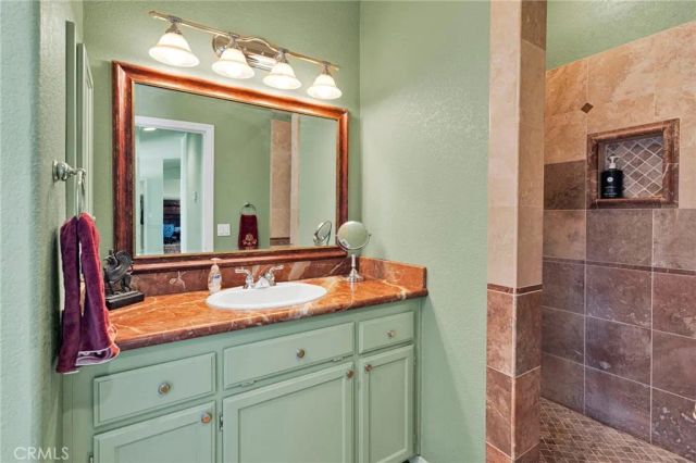 8828 Vincent Court, Oak Hills, CA 92344