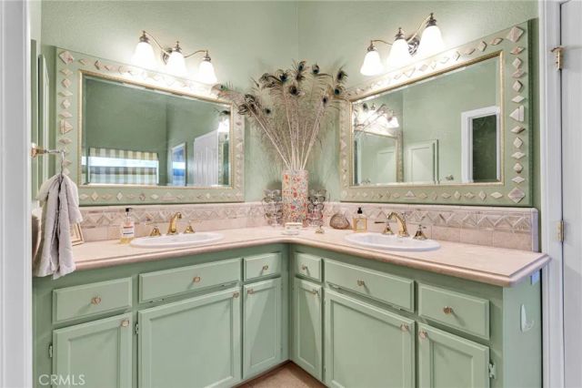 8828 Vincent Court, Oak Hills, CA 92344