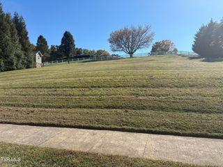 106 Highland Gate Drive, Johnson City, TN 37615