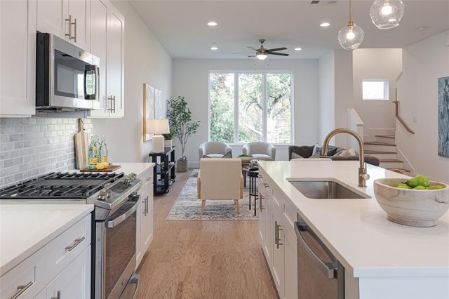 2610 Kimsey 205, Dallas, TX 75235