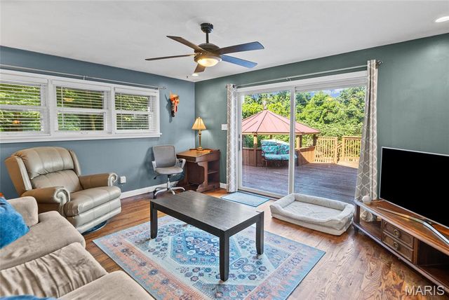 7900 Birkenhead Drive, St Louis, MO 63123