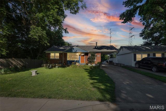 7900 Birkenhead Drive, St Louis, MO 63123