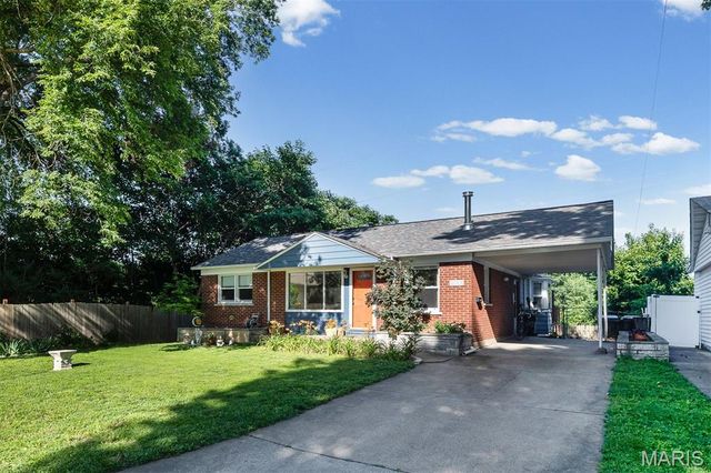 7900 Birkenhead Drive, St Louis, MO 63123