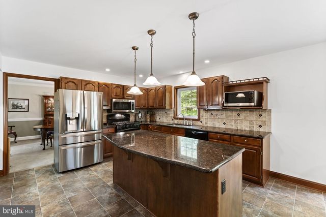 120 SUMMIT DR, Phoenixville, PA 19460