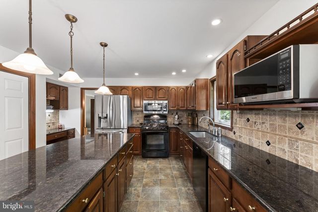 120 SUMMIT DR, Phoenixville, PA 19460
