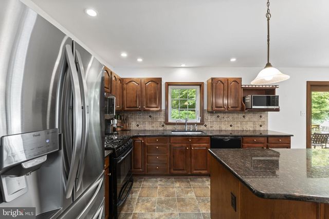 120 SUMMIT DR, Phoenixville, PA 19460