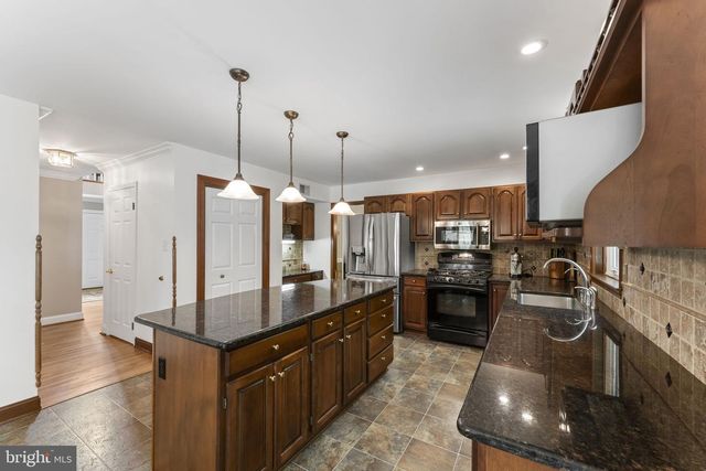 120 SUMMIT DR, Phoenixville, PA 19460