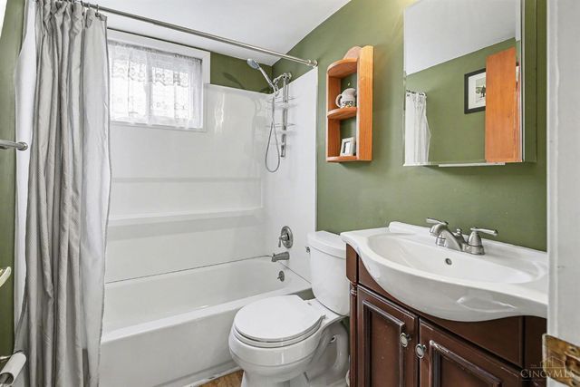 1 Jennings Road, Greenhills, OH 45218