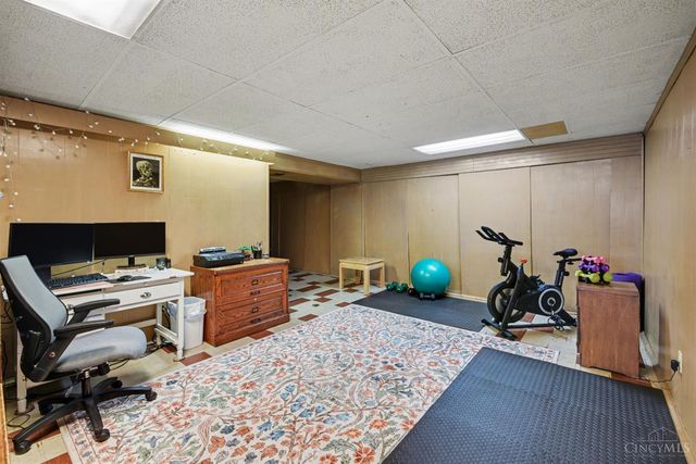 1 Jennings Road, Greenhills, OH 45218