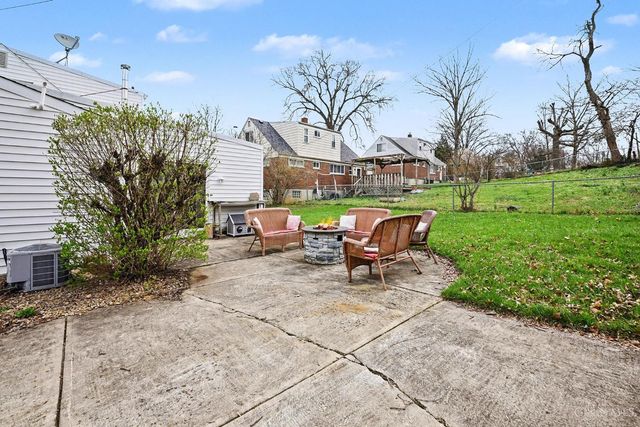 1 Jennings Road, Greenhills, OH 45218