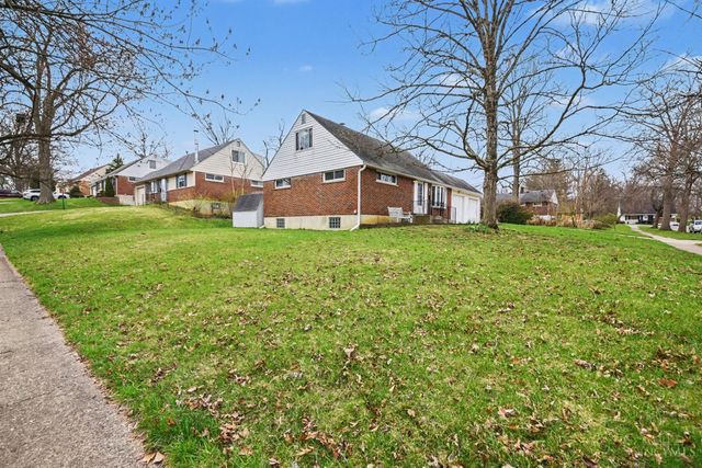 1 Jennings Road, Greenhills, OH 45218