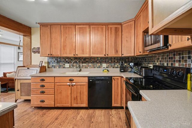 1 Jennings Road, Greenhills, OH 45218