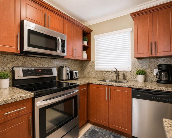 2900 W Sunrise Lakes Dr 101, Sunrise, FL 33322