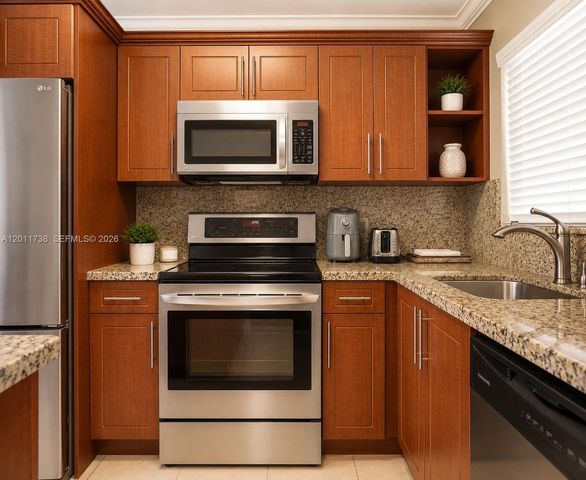 2900 W Sunrise Lakes Dr 101, Sunrise, FL 33322