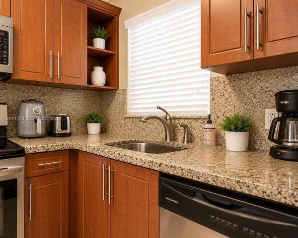 2900 W Sunrise Lakes Dr 101, Sunrise, FL 33322