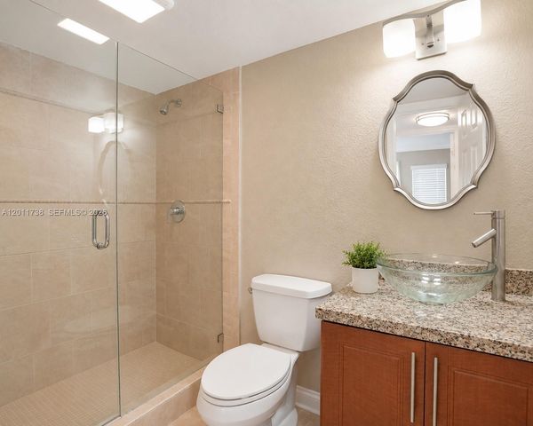 2900 W Sunrise Lakes Dr 101, Sunrise, FL 33322