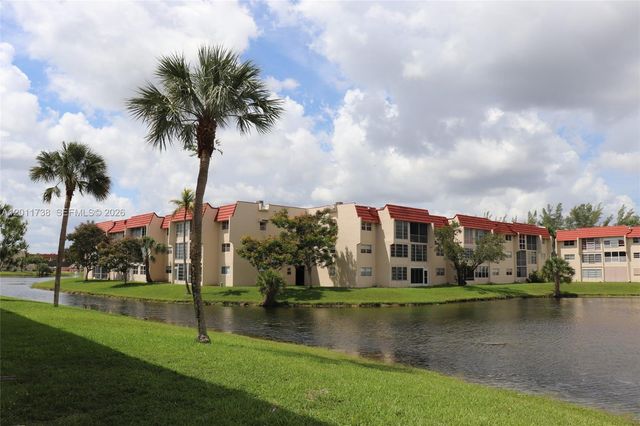 2900 W Sunrise Lakes Dr 101, Sunrise, FL 33322