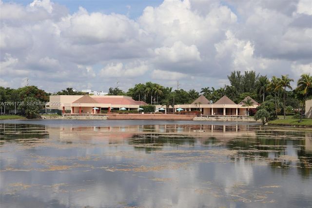 2900 W Sunrise Lakes Dr 101, Sunrise, FL 33322