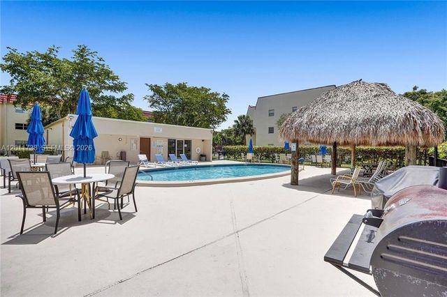 2900 W Sunrise Lakes Dr 101, Sunrise, FL 33322