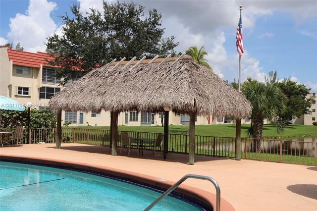 2900 W Sunrise Lakes Dr 101, Sunrise, FL 33322