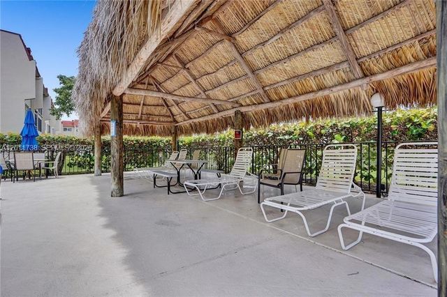 2900 W Sunrise Lakes Dr 101, Sunrise, FL 33322