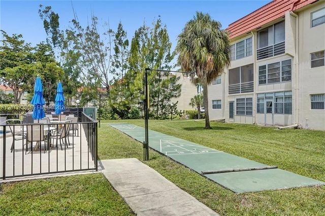 2900 W Sunrise Lakes Dr 101, Sunrise, FL 33322