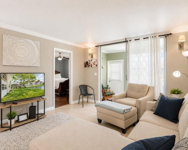 2900 W Sunrise Lakes Dr 101, Sunrise, FL 33322