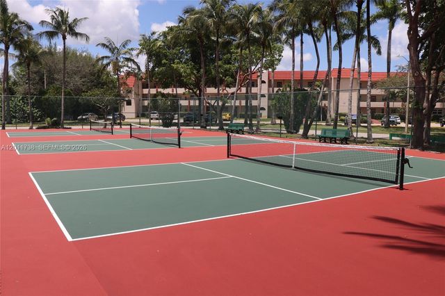 2900 W Sunrise Lakes Dr 101, Sunrise, FL 33322