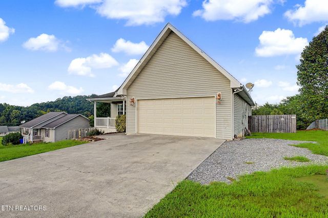 768 Harvest Meadows Drive, Kodak, TN 37764