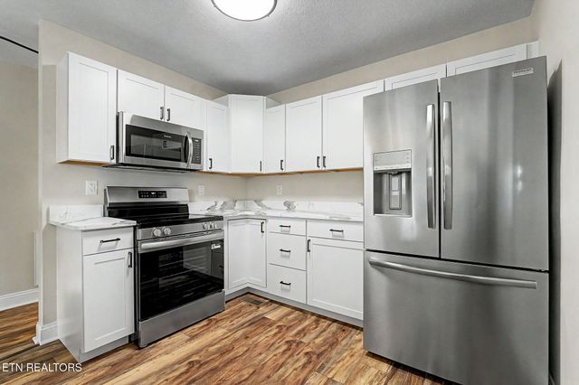 768 Harvest Meadows Drive, Kodak, TN 37764