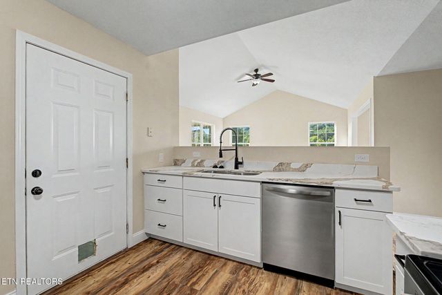 768 Harvest Meadows Drive, Kodak, TN 37764
