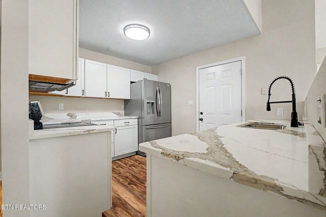 768 Harvest Meadows Drive, Kodak, TN 37764