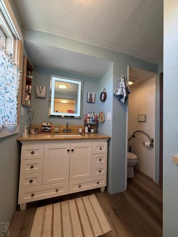 1574 4th St, Penrose, CO 81240