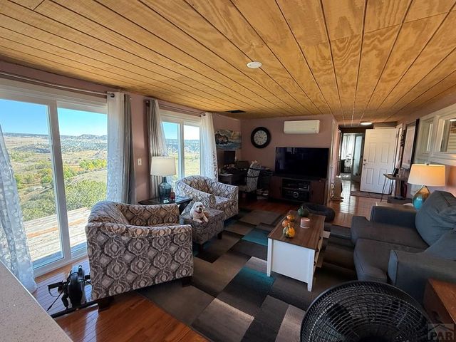 1574 4th St, Penrose, CO 81240