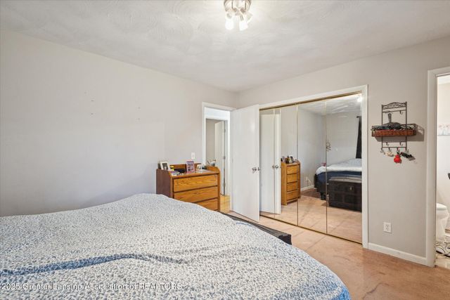 7895 W Herbison Road, Grand Ledge, MI 48837